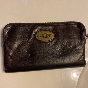 UGG leather folding wallet EUC/HTF